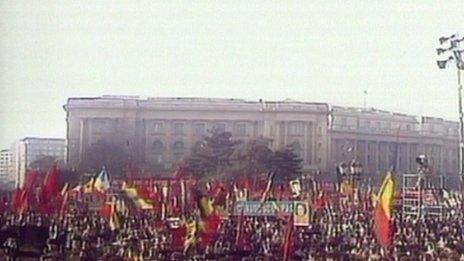 Demonstrators outside Ceausescu's palace