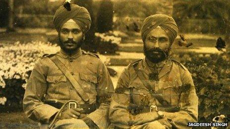 Maghar Singh (left) with colleague Dalip Singh