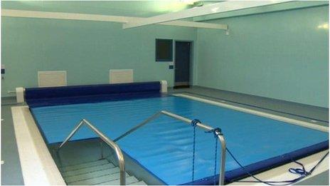 Hydrotherapy pool