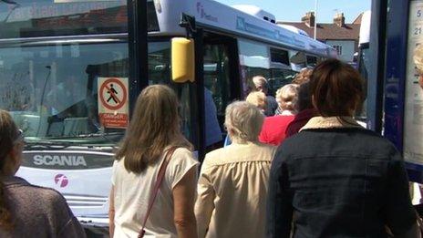 Bus queue