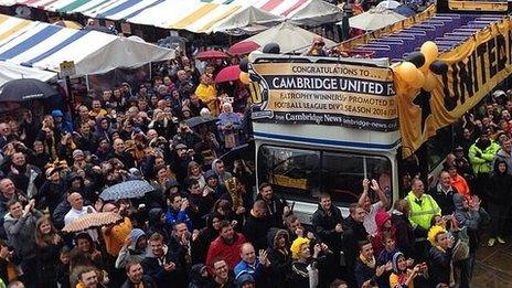 Cambridge United open-top bus tour