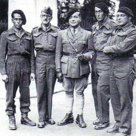 Cremieux-Brilhac (far left) and fellow soldiers