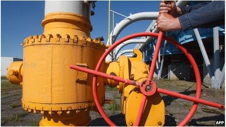 Worker on a gas pipeline in western Ukraine (file image)