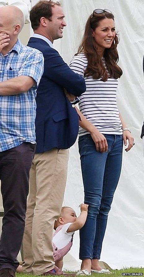 Prince George scratches Duchess of Cambridge's knee