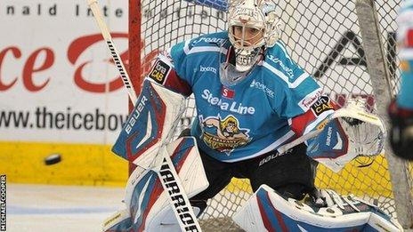 Giants netminder Stephen Murphy