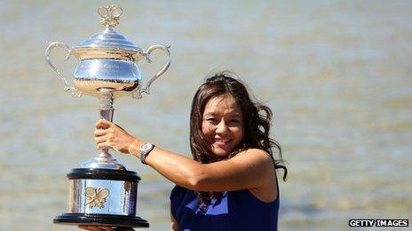 Li Na with the Australian Open trophy