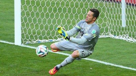 Julio Cesar saves