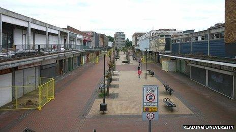 Bracknell town centre (c) Reading University