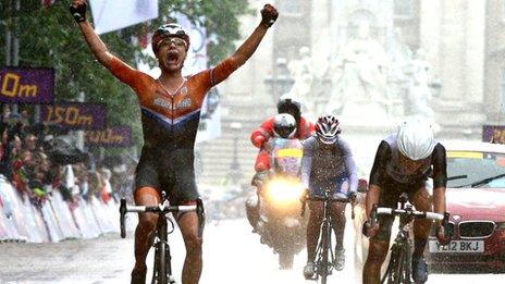 Netherlands' Marianne Vos beats Britain's Lizzie Armitstead in the women's Olympic road race in 2012
