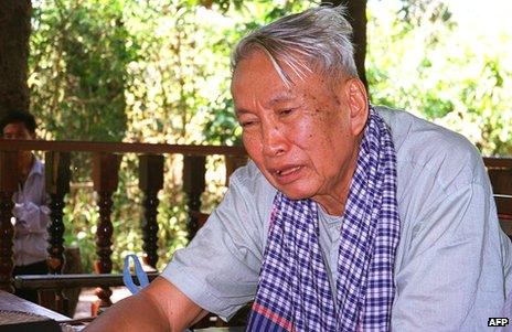 Former Khmer Rouge leader of Cambodia, Pol Pot, seen speaking to a journalists in his jungle hideout in January 1998