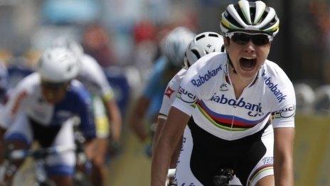 Marianne Vos wins La Course