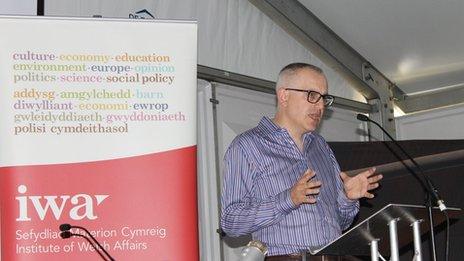 Dr Simon Brooks
