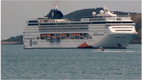 Lifeboat attends cruise ship