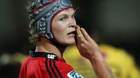 Canterbury fly-half Tyler Bleyendaal has agreed a move to Munster