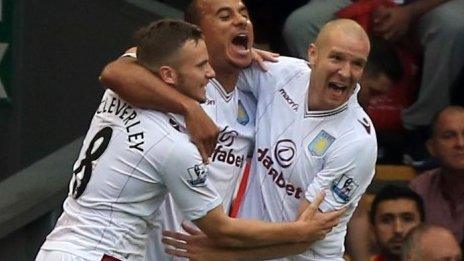 Aston Villa celebrate Gabriel Agbonlahor's goal