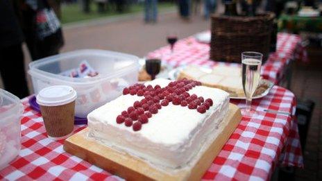 Cake decorated in the colours of the Cross of St George