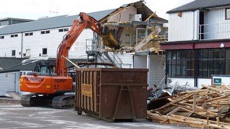 Diggers at Old Pavilion