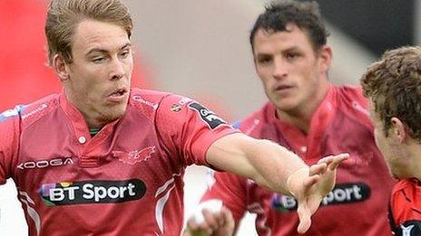 Liam Williams makes a break