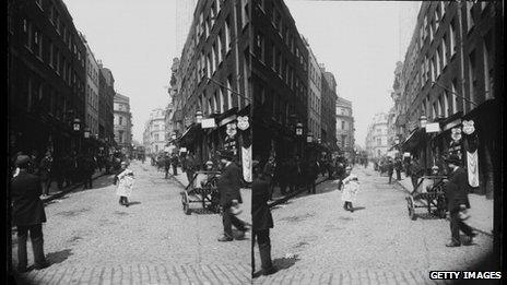 Stereoscopic image of Billingsgate Street, London