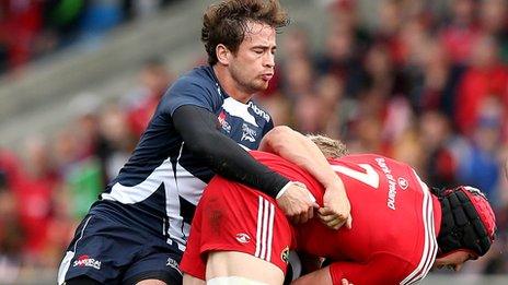 Sale's Danny Cipriani tackles Tommy O'Donnell of Munster