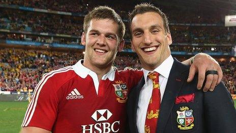 Dan Lydiate (L) and Sam Warburton (R)