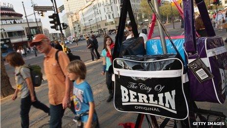 Shoppers on Kurfuerstendamm in Berlin