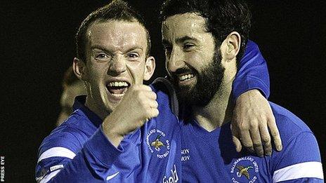 David Kee celebrates with first-half goalscorer Johnny Lafferty