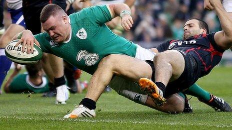 Dave Kilcoyne scores Ireland's first try against Georgia