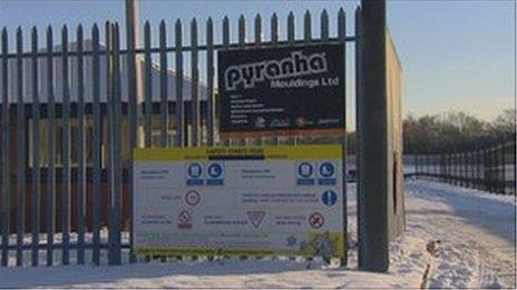 Cwmni Pyranha Mouldings yn Runcorn