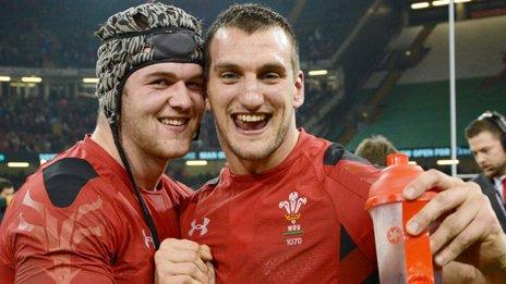 Dan Lydiate (L) and Sam Warburton (R)