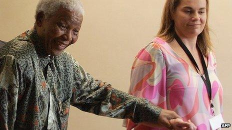 Nelson Mandela (L) and Zelda le Grange (R)