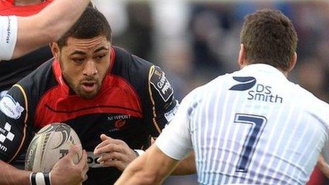 Taulupe Faletau takes on Cardiff Blues on January 1, 2015