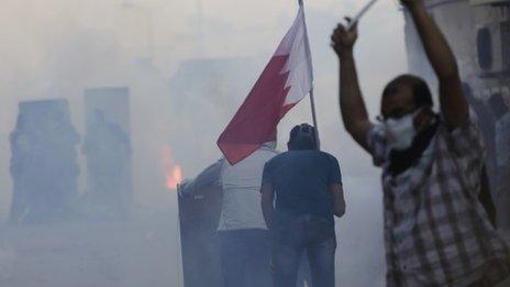 Bahraini anti-government protesters in Bilad al-Qadeem (30 January 2015)