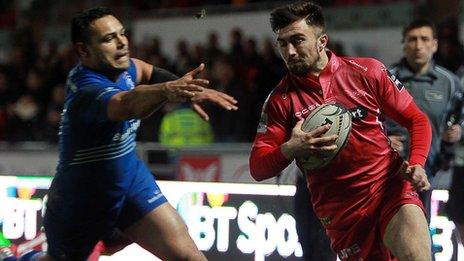 Jordan Williams scores try for Scarlets