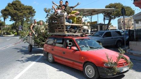 Maltese hunters celebrate the result of the referendum on hunting (12 April 2015)