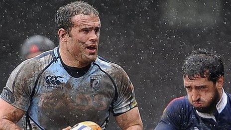 Jamie Roberts in Cardiff Blues action