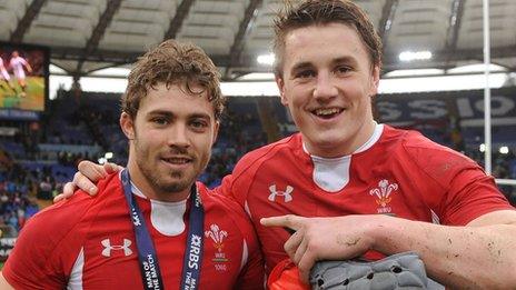 Leigh Halfpenny (left) with Jonathan Davies
