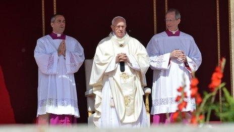 Pope Francis (centre) leads a mass in St Peter's square for the canonisation (17 May 2015)