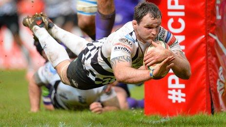 Rhys Shellard crosses for Pontypridd's second try
