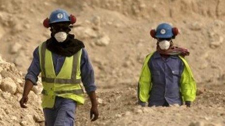 Migrant workers in Doha, Qatar (04 May 2015)