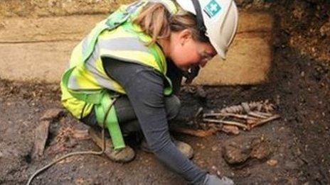 Archaeologist working on Lincoln Castle dig