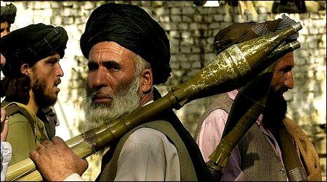 Taliban fighter in Torkham 2001