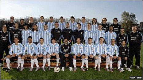 Official Argentina squad photograph: Messi to immediate left of coach Diego Maradona (centre)