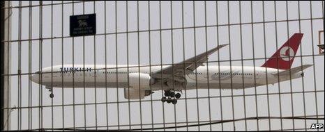 A Turkish airliner flies low over Ben Gurion airport, 2 June
