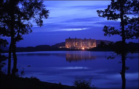 Picture of Trawsfynydd nuclear power station at night (pic: Keith O'Brien)