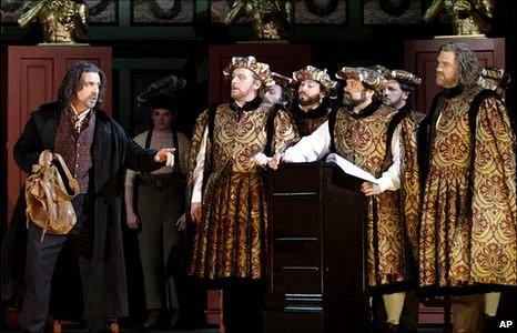 Walther, portrayed by Raymond Very, left, and Hans Sachs, portrayed by Bryn Terfel in WNO's current production of Meistersinger