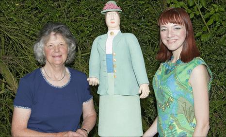 Beatrix Potter's great-great niece Janie Smith and sculptor Katie Scarlett Howard at Gwaenygog Hall, Denbigh