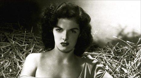 Jane Russell on the set of the Outlaw