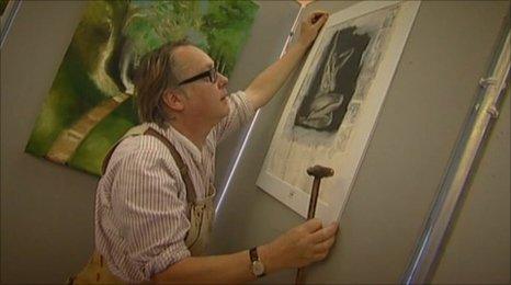 Vic Reeves prepares exhibition