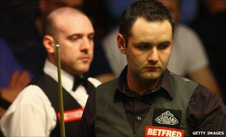 Stephen Maguire (right) and Jamie Burnett